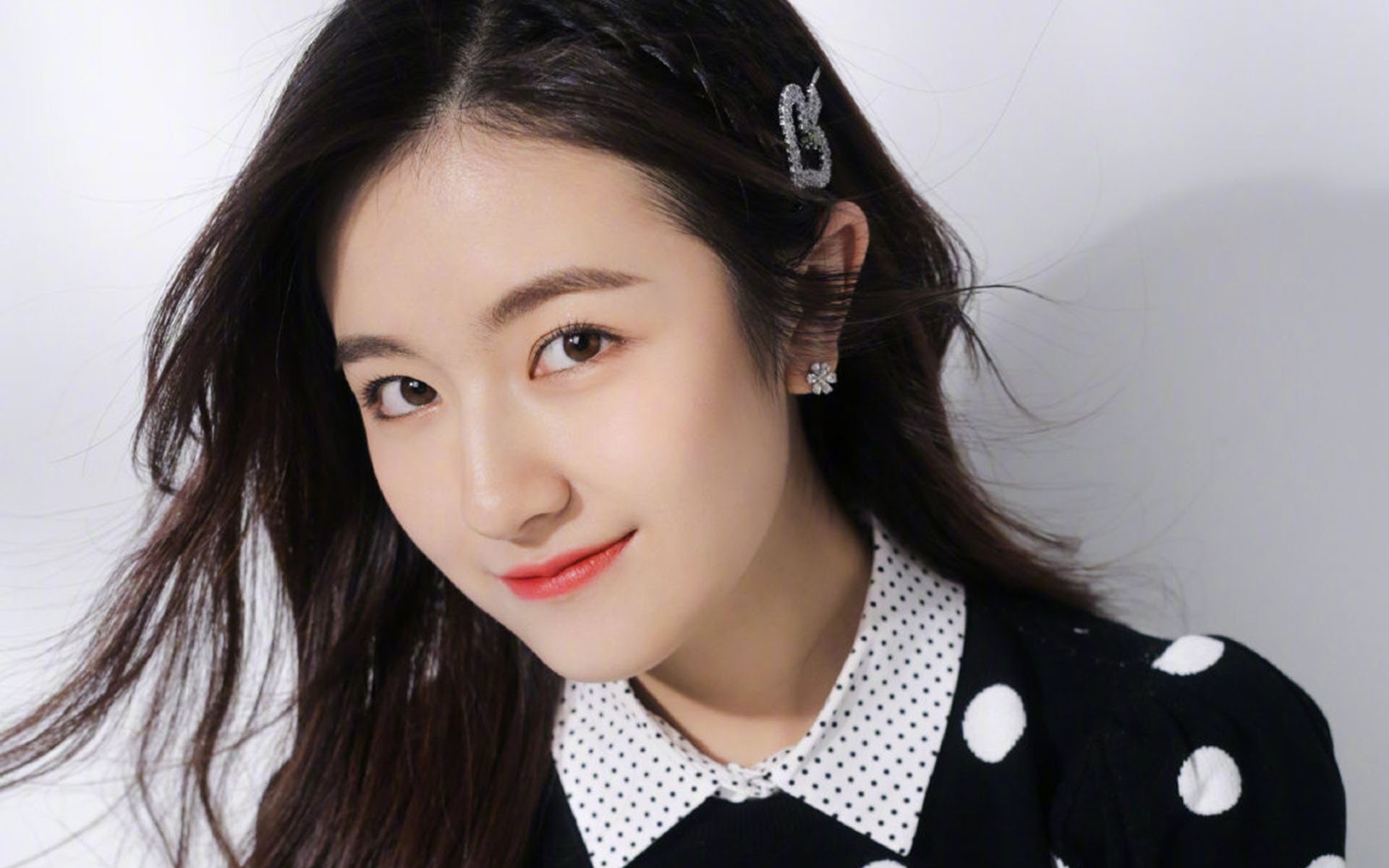 九游娱乐平台-女子篮球训练注重防守协作提升整体防守水平，女子篮球基础训练动作