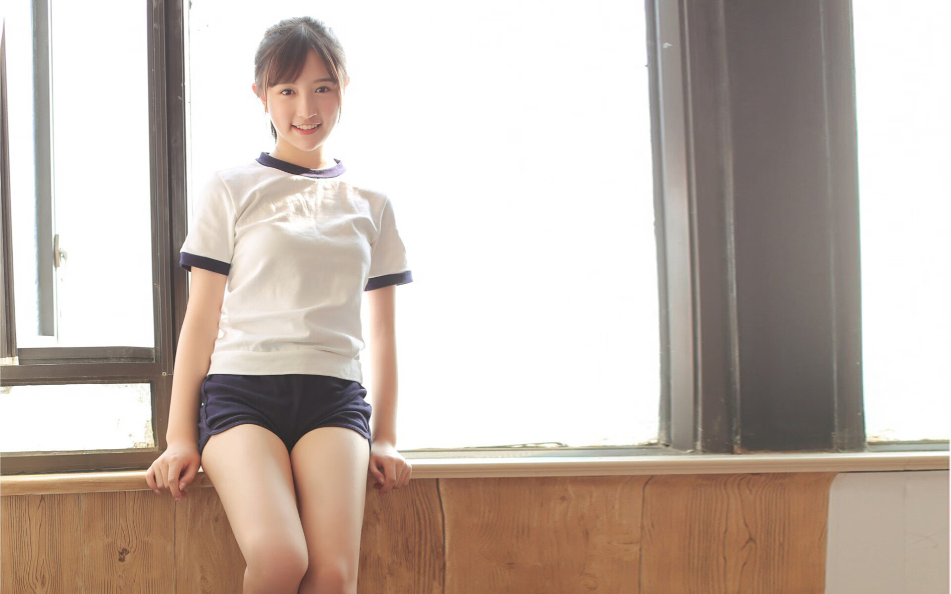 女子篮球训练注重防守协作提升整体防守水平，女子篮球基础训练动作